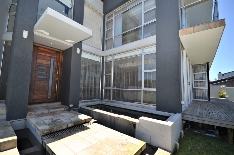 5 Bedroom Property for Sale in Gonubie Eastern Cape